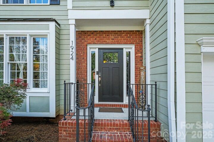 Property Photo:  1924 Dearmon Drive  NC 28205 