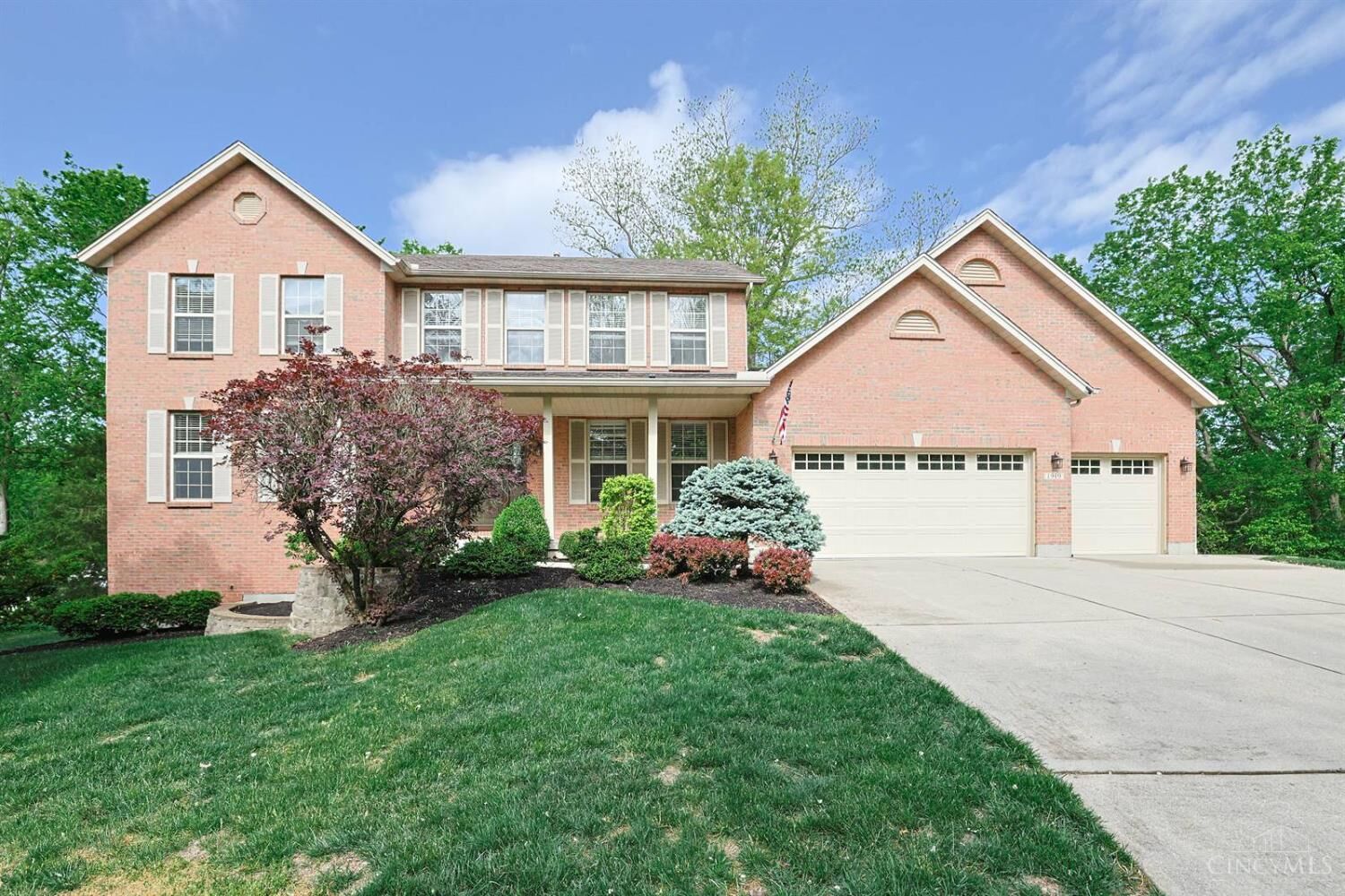 Property Photo: 1919 Highcliff Court OH 45014