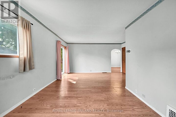 Property Photo: 15 Antrim Street ON N5P 1S2