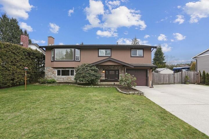 Property Photo: 19714 36 Avenue BC V3A 7G1