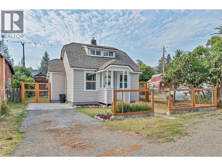 Property Photo:  274 Angela Avenue  BC V0X 1W0 