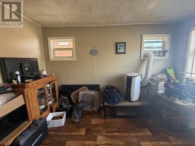 Property Photo:  37 Albert St E  ON P6A 2H7 