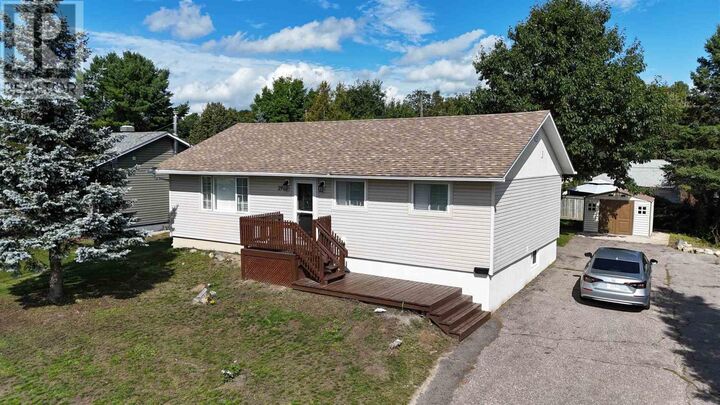 Property Photo:  39 Blackwell Rd  ON P5A 1G4 