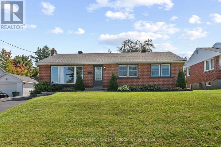 Property Photo:  530 Alfred Street  ON K8A 3B7 