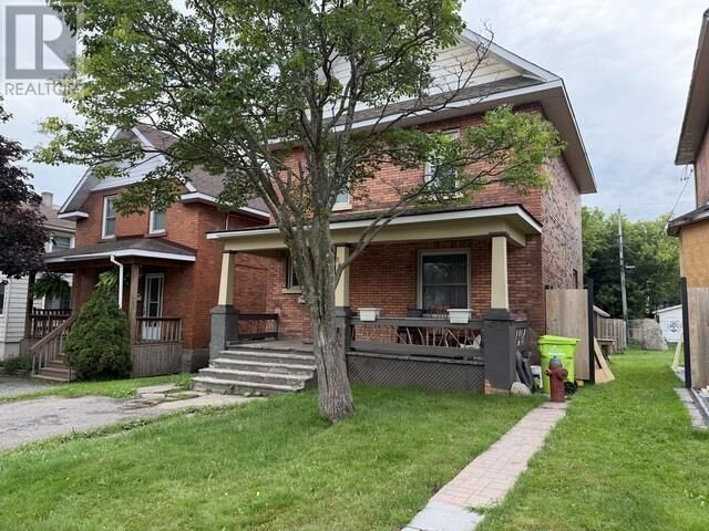 Property Photo:  257 Alexandra St  ON P6A 1J7 