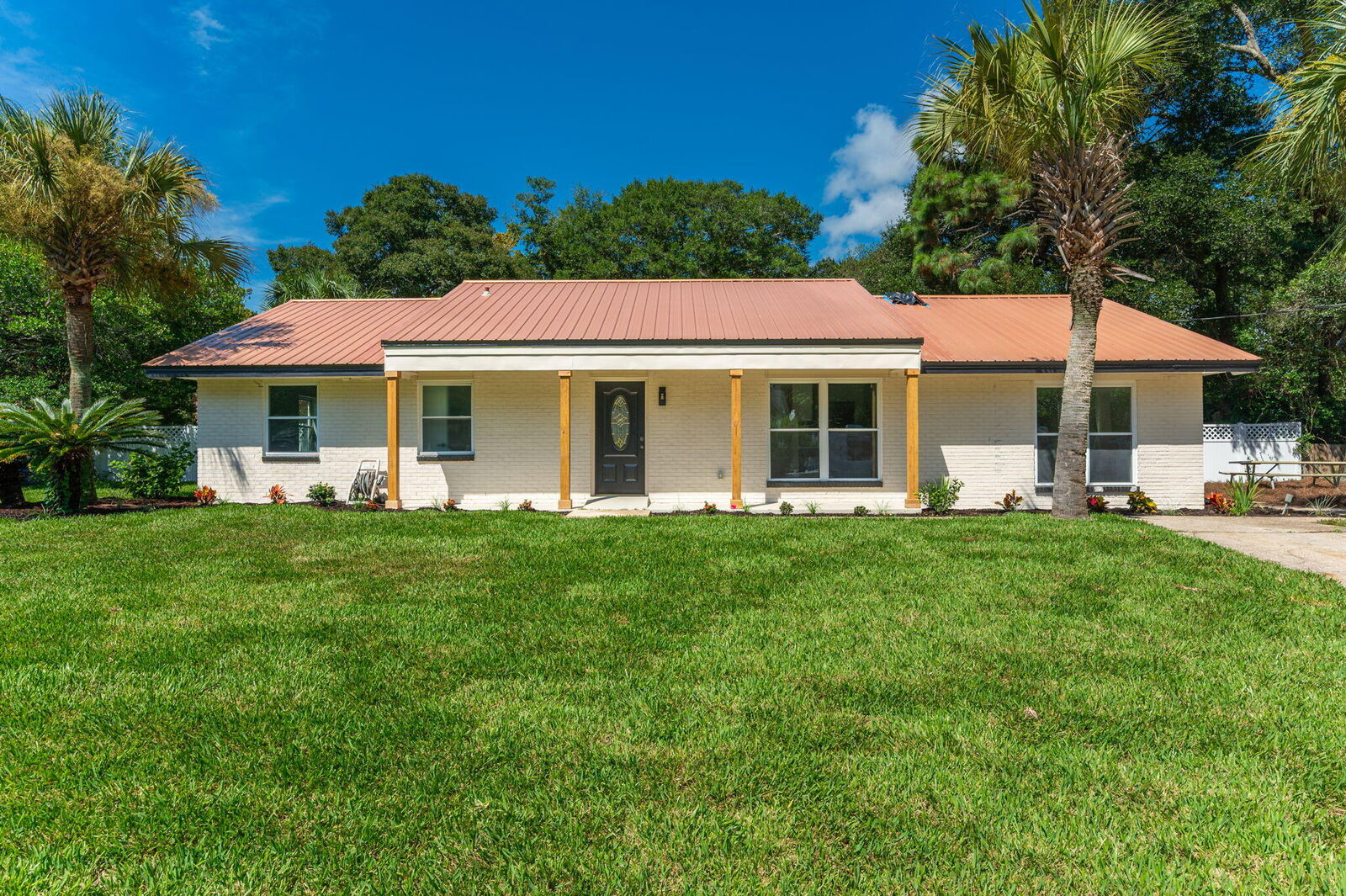 Property Photo: 316 Priscilla Drive FL 32547