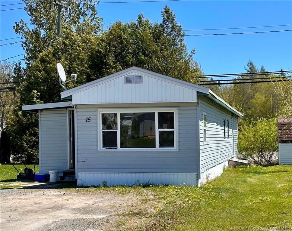 Property Photo:  15 Hedgeview Drive  NB E3B 6R6 