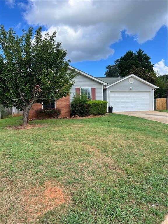 Property Photo:  421 Autumn Lake Court  GA 30253 