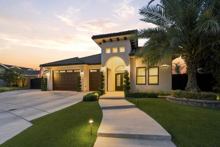 Property Photo:  2553 21st Avenue  CA 93631 