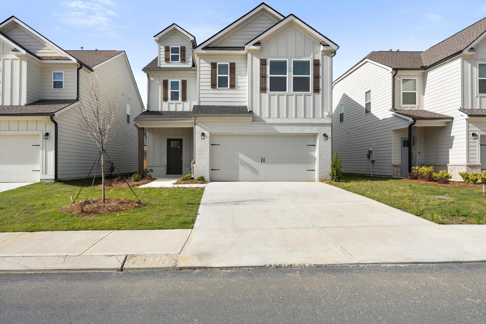 Property Photo: 2117 Firelight Way TN 37363
