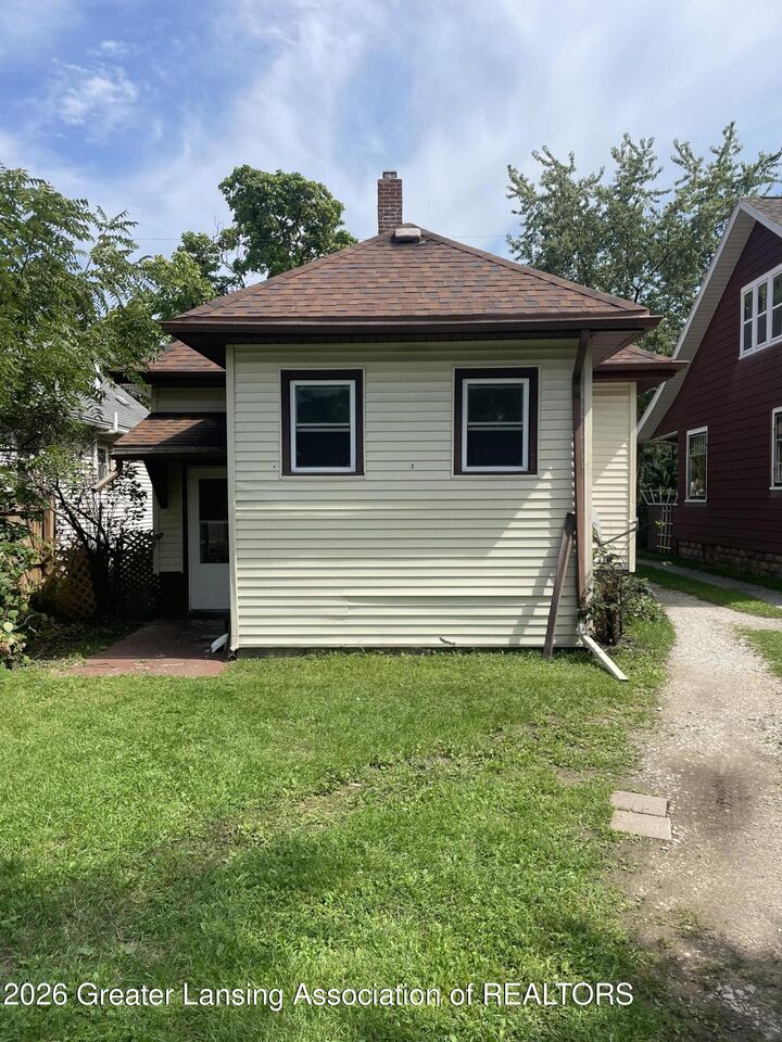 Property Photo:  228 S Clemens Avenue  MI 48912 
