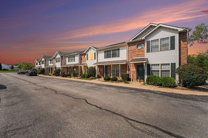 Property Photo:  1824 Cottonwood Court  IN 46307 