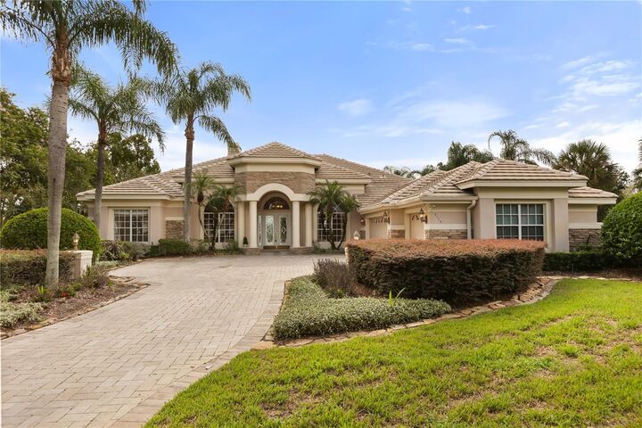 Property Photo: 2113 Water Key Drive FL 34786