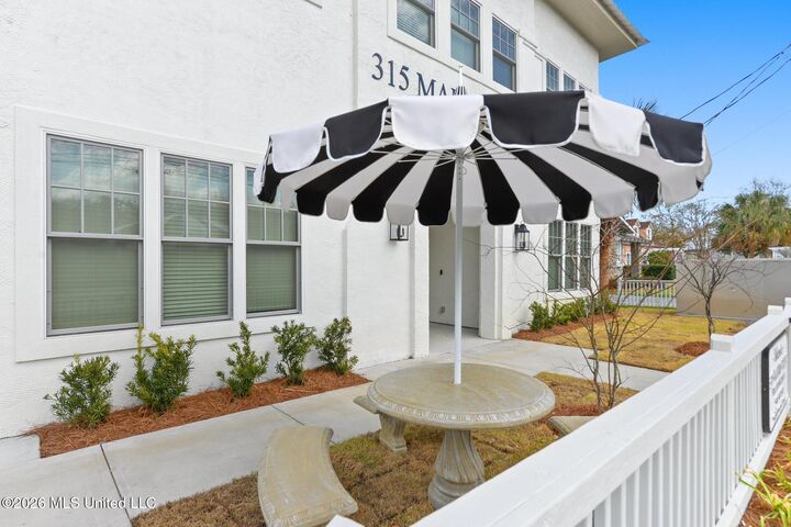 Property Photo:  315 Main Street  MS 39520 