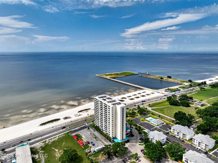 Property Photo:  2060 Beach Boulevard  MS 39531 