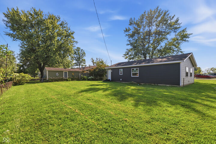 Property Photo:  1019 N Broadway  IN 46140 
