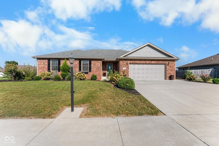 Property Photo: 1747 W Bell Ford Drive IN 47274