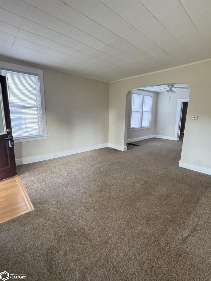 Property Photo: 218 Barret Street IA 52601