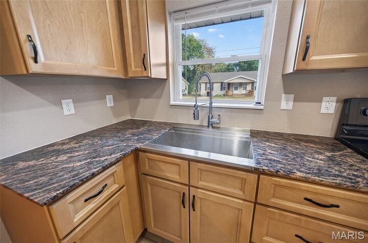 Property Photo: 645 Sarah Street MO 65536
