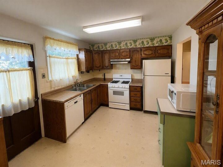Property Photo: 232 Newton Place MO 63021