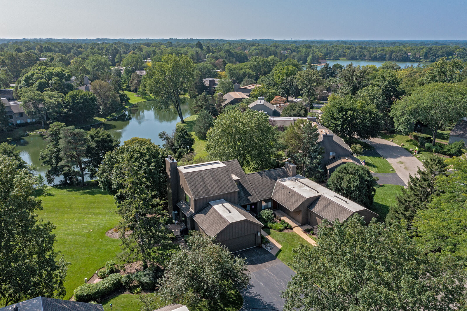 Property Photo:  463 Woodview Road  IL 60010 