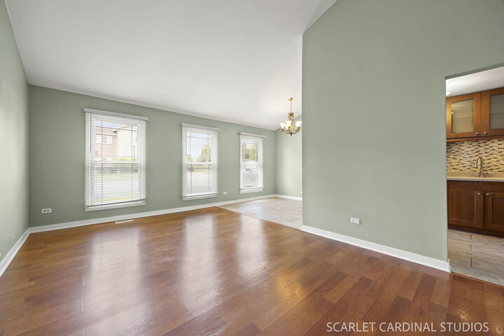 Property Photo: 376 Thorncliffe Drive IL 60139