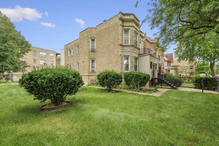 Property Photo: 34 N Lockwood Avenue IL 60644
