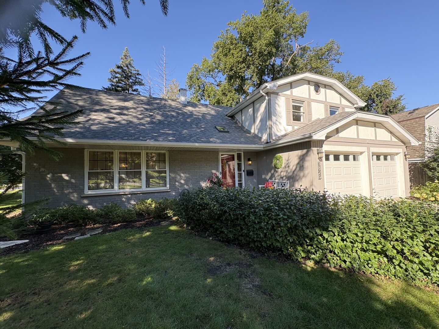 Property Photo: 3820 Saratoga Avenue IL 60515