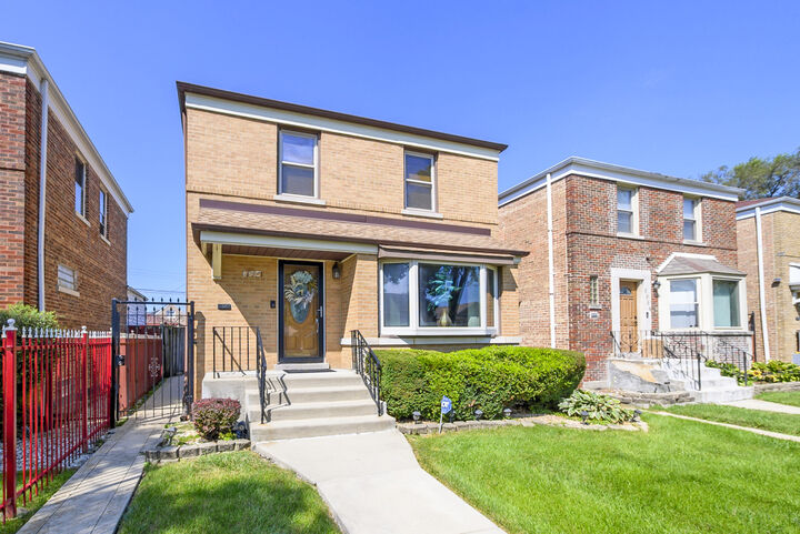 Property Photo: 7234 S Albany Avenue IL 60629