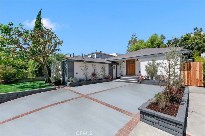 Property Photo:  2171 W 26th Place  CA 90018 