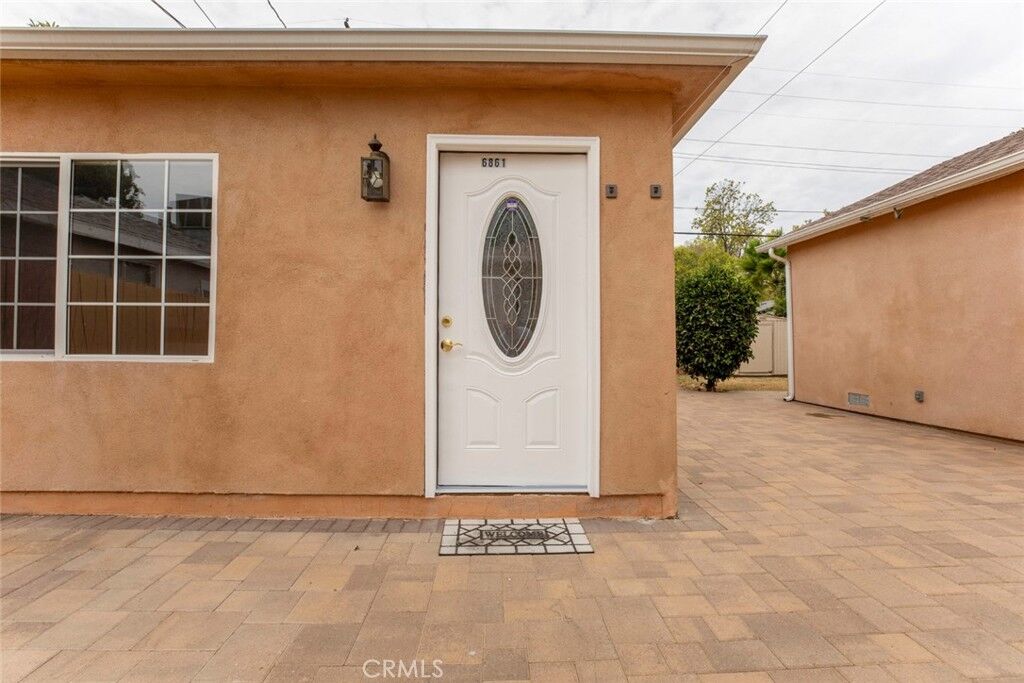 Property Photo: 6861 Yarmouth CA 91335