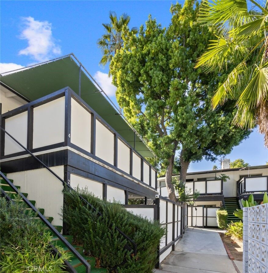 Property Photo:  619 S Pasadena Avenue 3  CA 91105 