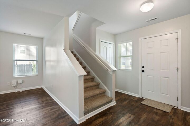 Property Photo: 1102 Farmhouse Lane NC 28546