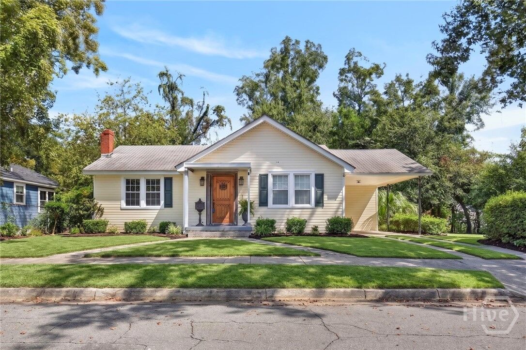 Property Photo:  412 Lawton Avenue  GA 31404 