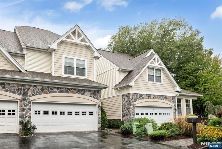 Property Photo:  4 Kingsley Evans Circle  NJ 07436 