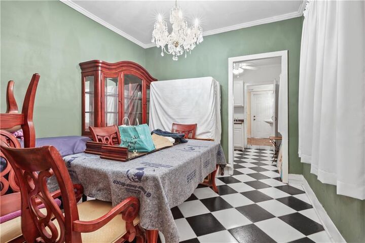 Property Photo:  3011 13 Annunciation Street  LA 70115 