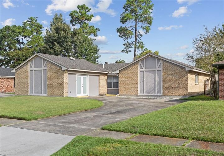Property Photo:  320 Drury Lane  LA 70460 