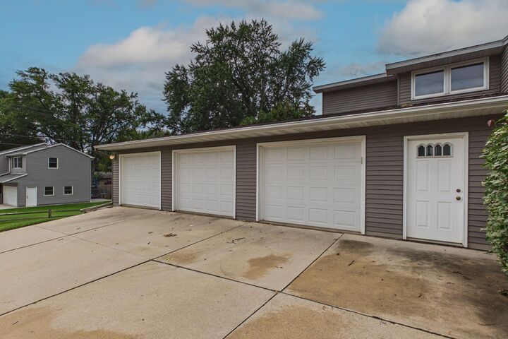 Property Photo:  3024 Crescent Lane NW  MN 55901 