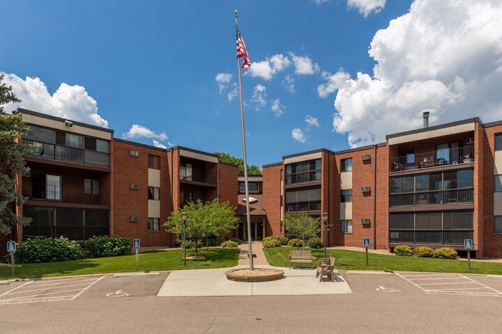 Property Photo:  1800 Riverwood Drive 219  MN 55337 