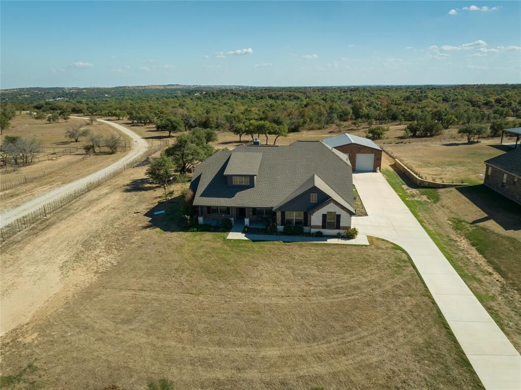Property Photo: 3841 J E Woody Road TX 76082