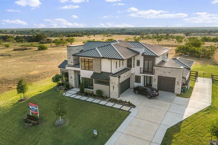 Property Photo: 9100 Florance Way TX 76247