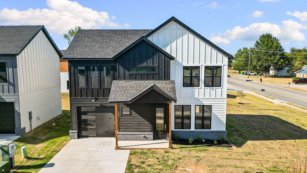 Property Photo:  2601 W Berkeley Avenue  AR 72758 