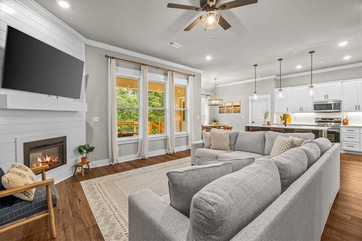 Property Photo:  5 N Kinver Lane  AR 72714 