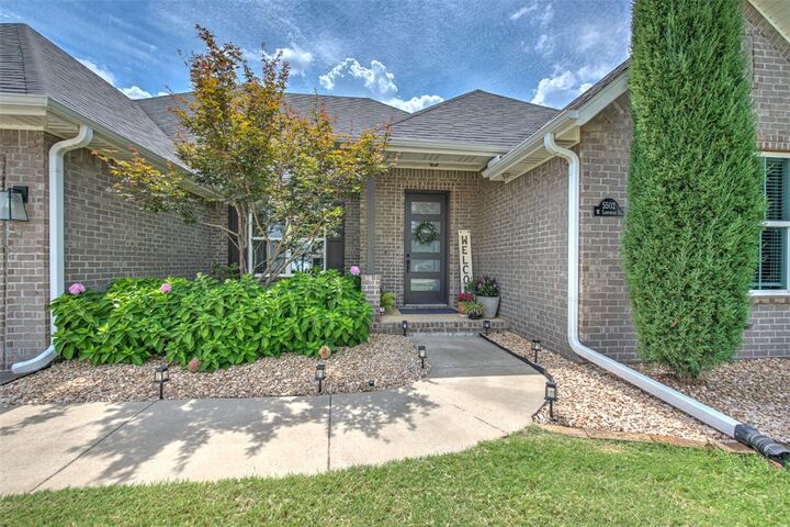 Property Photo:  5502 W Lakewood Drive  AR 72758 