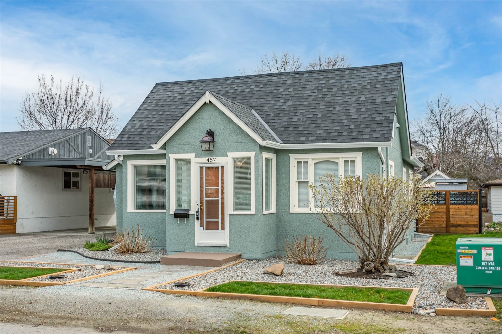 Property Photo:  457 Patterson Avenue  BC V1Y 5C5 