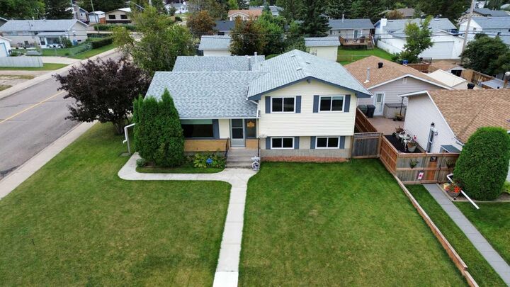 Property Photo: 5103 40 Street AB T4G 1H8