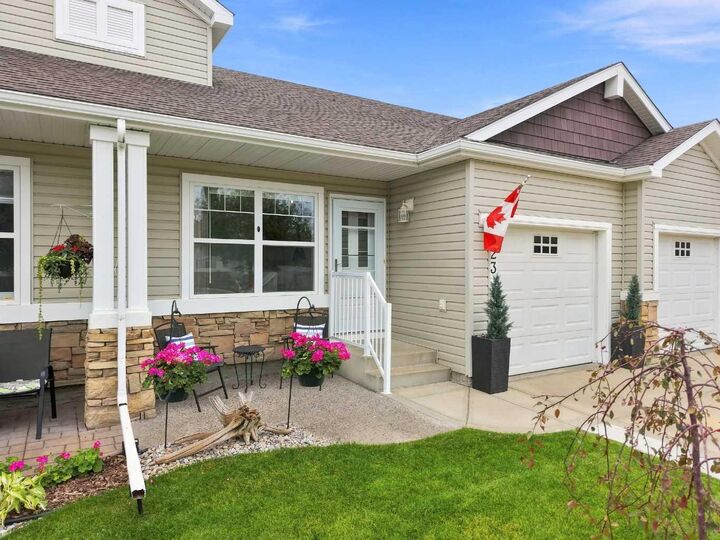 Property Photo:  523 Jenkins Drive  AB T4P 3X1 