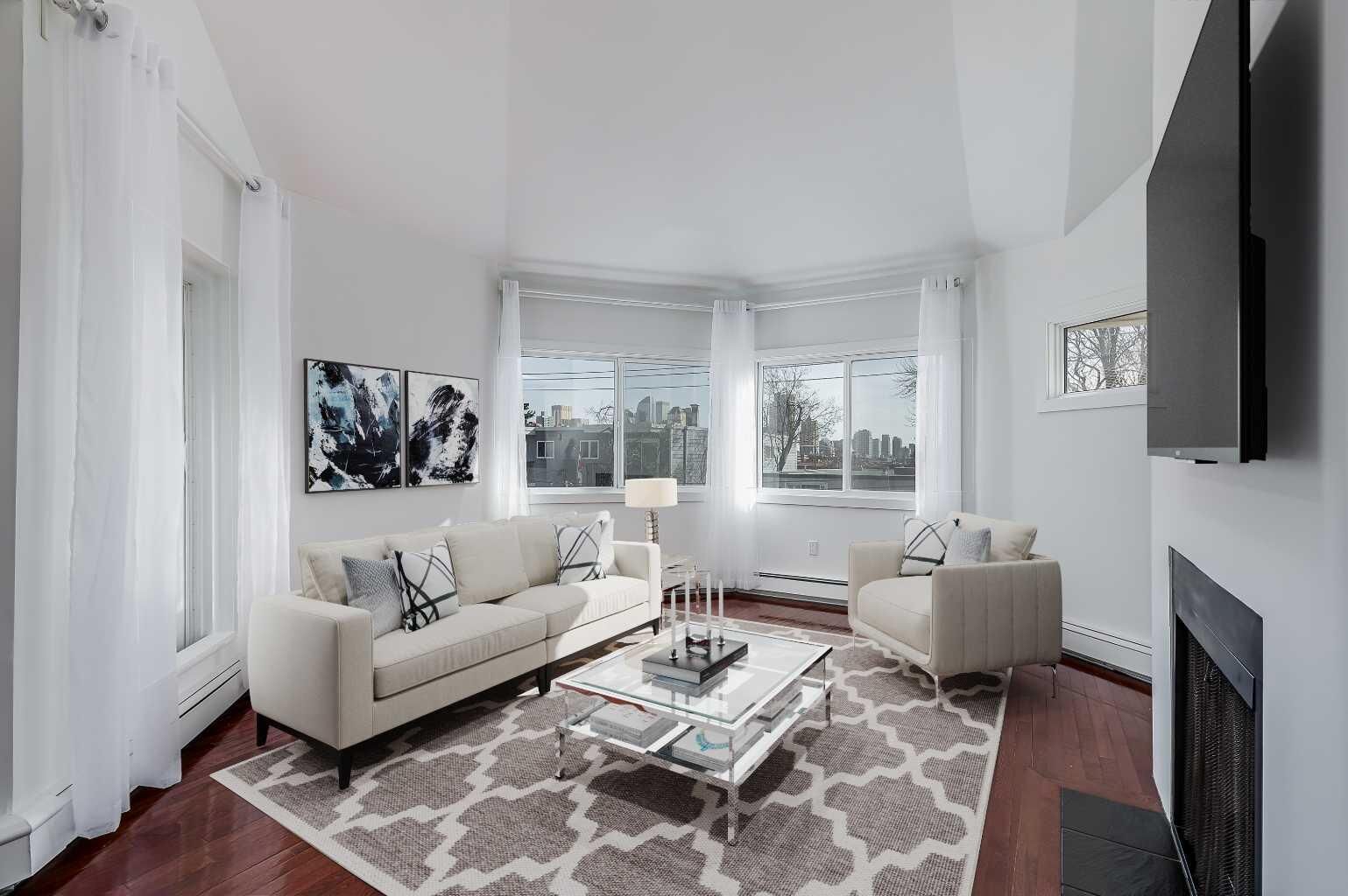 Property Photo:  2214 14A Street SW 302  AB T2T 3W8 