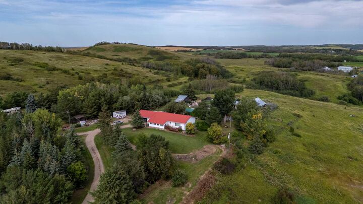 Property Photo: 490011 Range Road 32 AB T0B 2P0