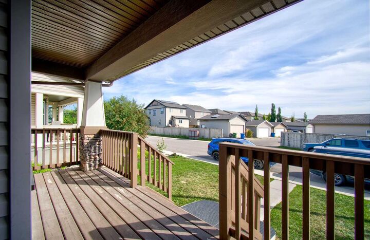 Property Photo:  33 Morningside Manor SW  AB T4B 0K2 